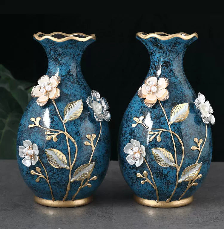 Wobble Form Ceramic Vase by PurelyhomeDeco