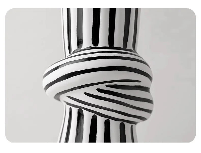 Étreinte Vase by PurelyhomeDeco