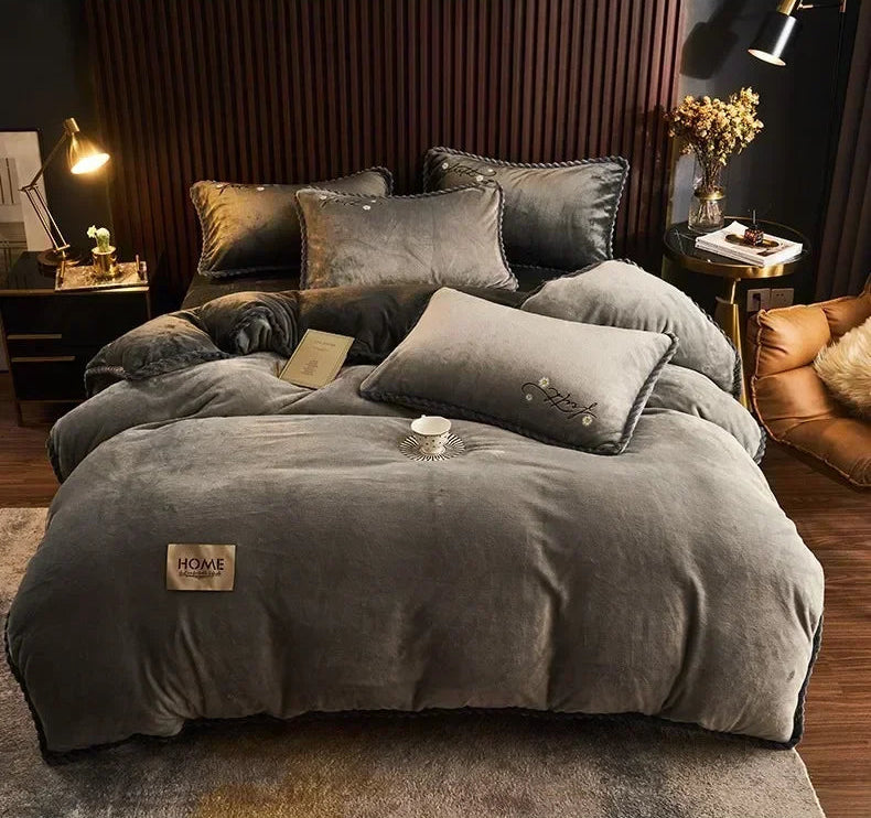 Velours Nocturne by PurelyhomeDeco
