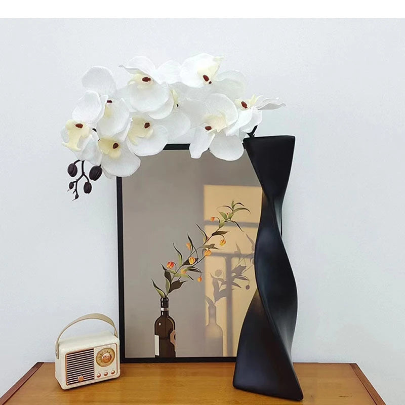 Helix Noir Vase by PurelyhomeDeco