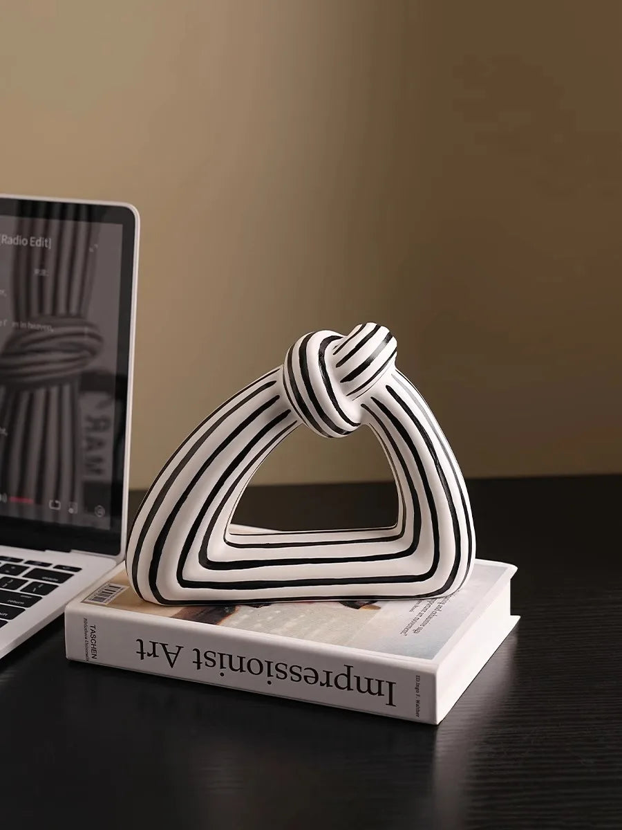 Étreinte Vase by PurelyhomeDeco