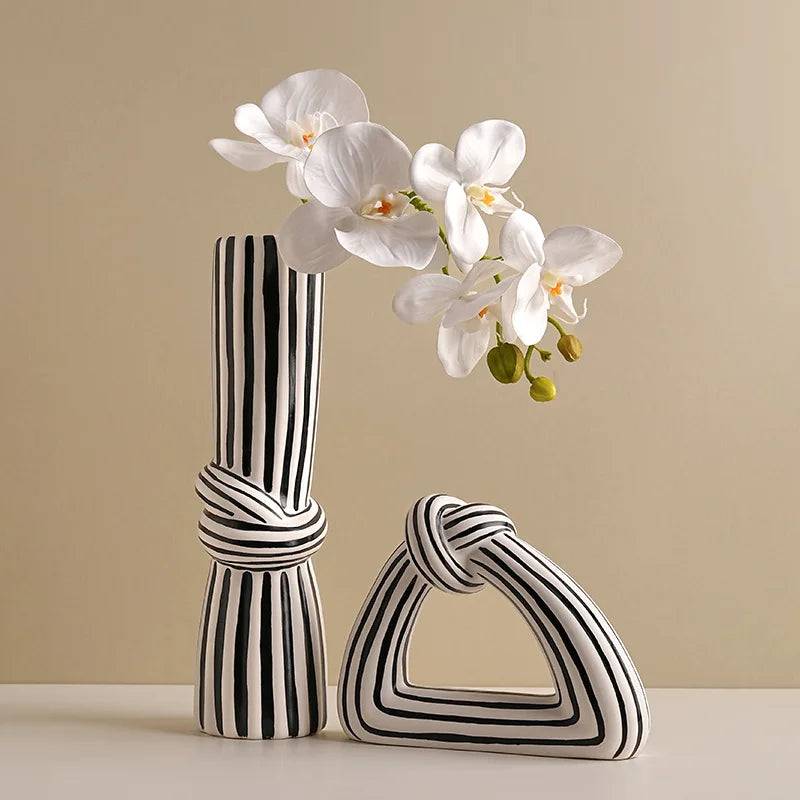 Étreinte Vase by PurelyhomeDeco