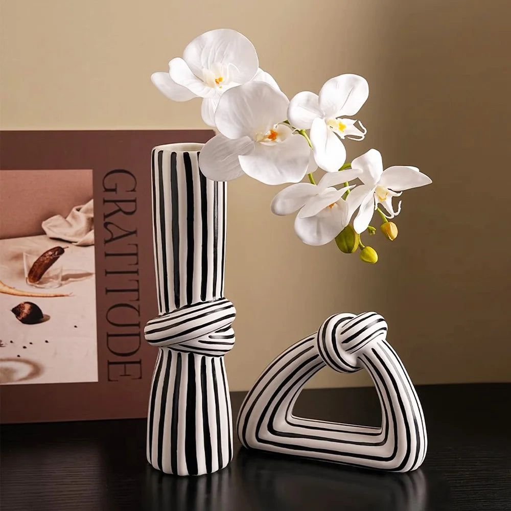 Étreinte Vase by PurelyhomeDeco
