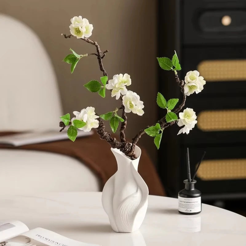 Nordic Muse Vase by PurelyhomeDeco