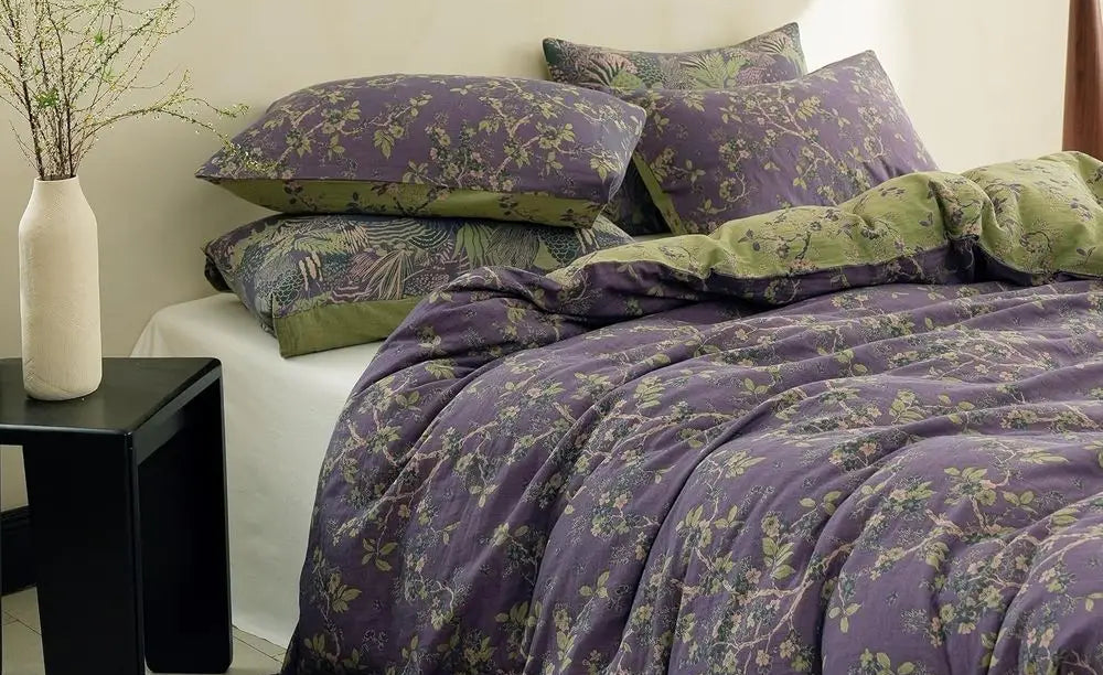 Violet Empress Jacquard Duvet Set by PurelyhomeDeco