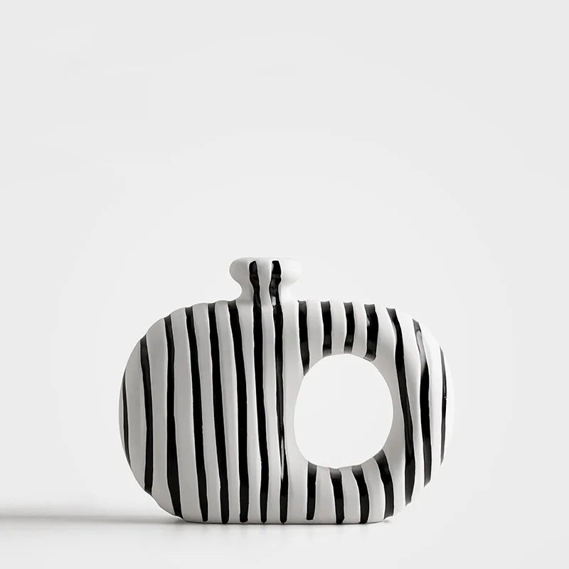Étreinte Vase by PurelyhomeDeco