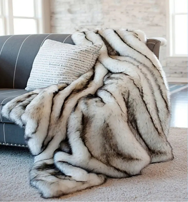 Velours Nocturne – Luxury Faux Fur Plush Blanket by PurelyhomeDeco