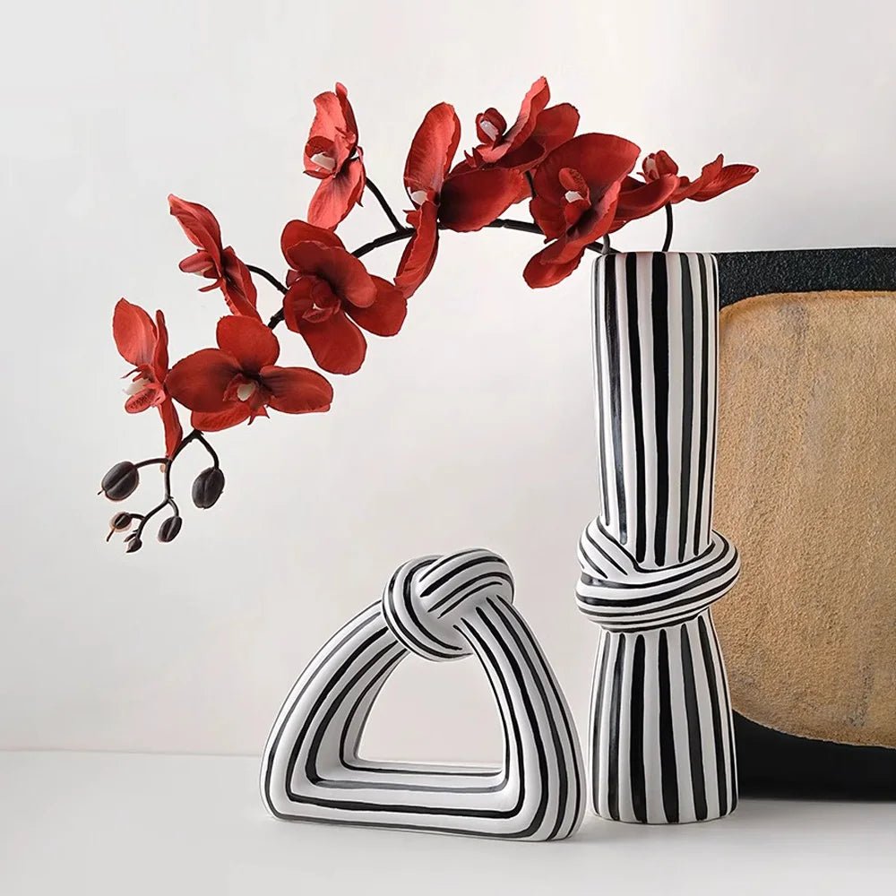 Étreinte Vase by PurelyhomeDeco
