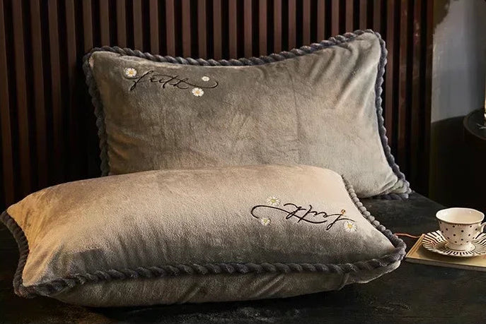 Velours Nocturne by PurelyhomeDeco