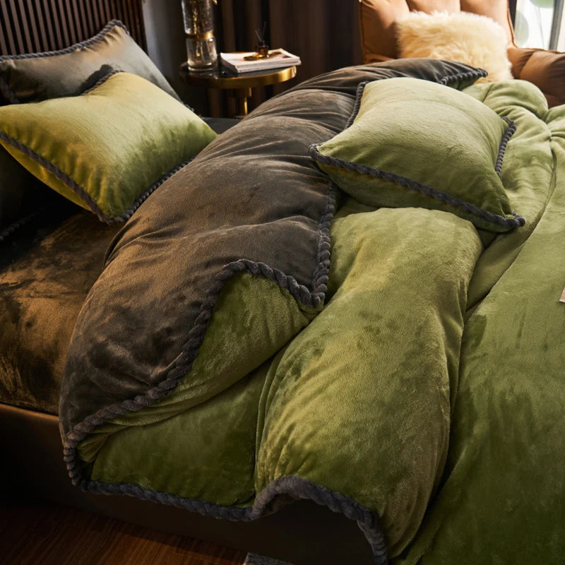 Velours Nocturne by PurelyhomeDeco