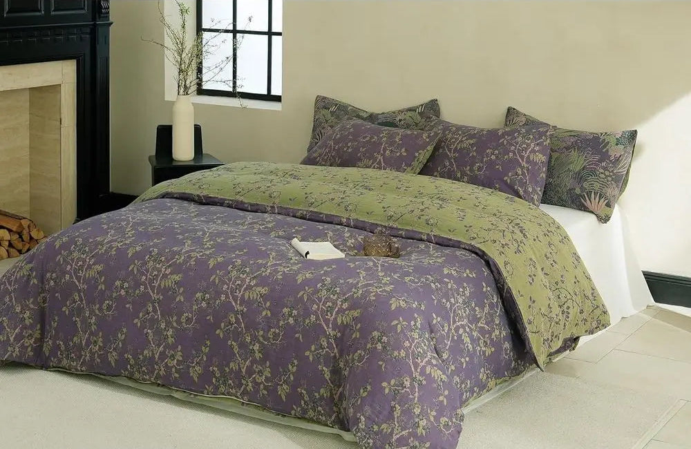 Violet Empress Jacquard Duvet Set by PurelyhomeDeco