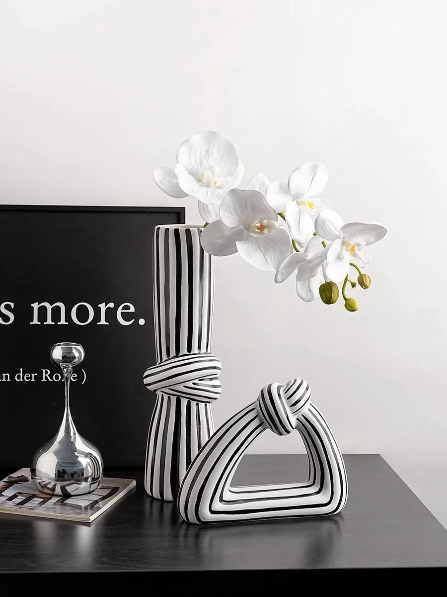 Étreinte Vase by PurelyhomeDeco